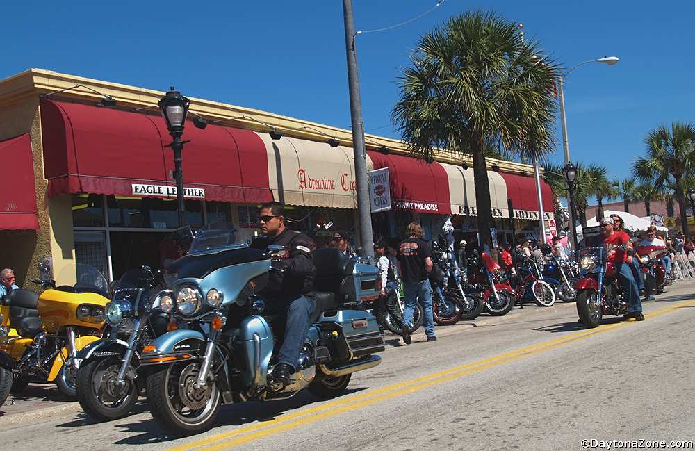 Riders in Daytona